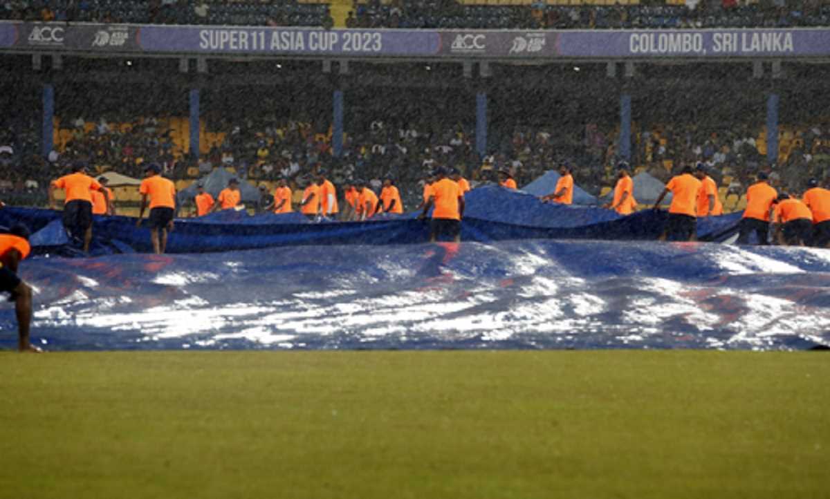 पाकिस्तान का श्रीलंका से मुकाबला, बारिश के कारण टॉस में देरी